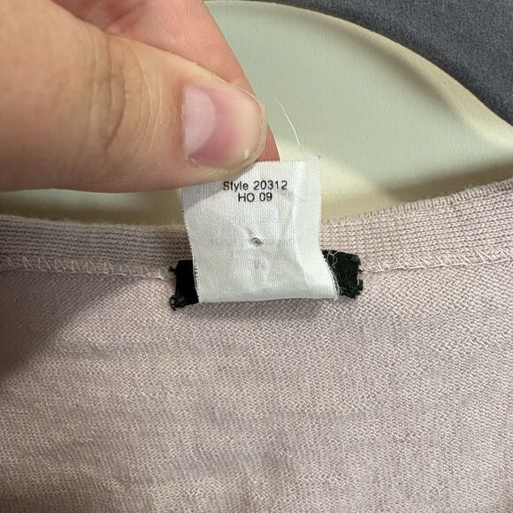 J. Crew Women’s Merino Wool Henley Sweater Delicate Feminine Pink Lilac Medium - Picture 4 of 8